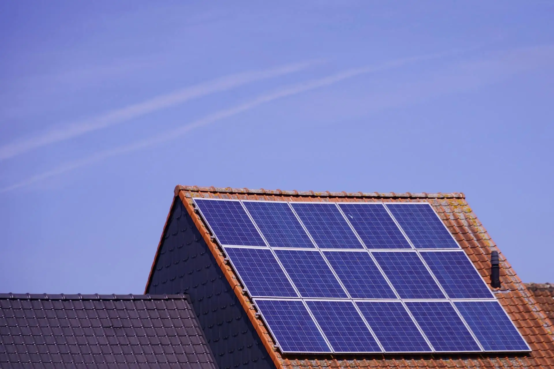 solar-panels-roof